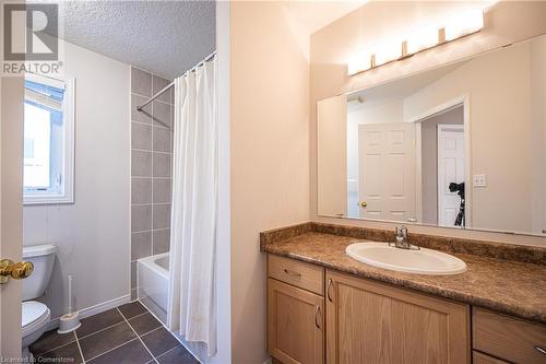 118 Udvari Crescent, Kitchener, ON - Indoor Photo Showing Bathroom