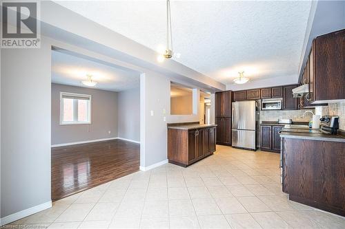 118 Udvari Crescent, Kitchener, ON - Indoor Photo Showing Kitchen