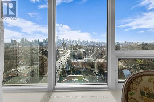 1701 - 155 St Clair Avenue W, Toronto, ON - Indoor Photo Showing Other Room