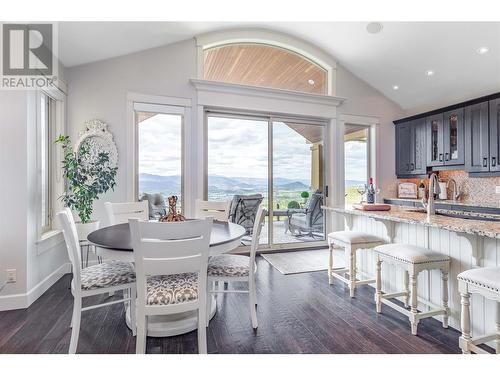 1756 Birkdale Avenue, Kelowna, BC - Indoor Photo Showing Dining Room