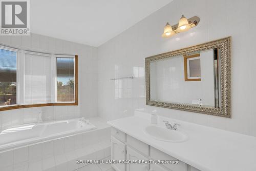 138 Longhouse Street, Vaughan, ON - Indoor Photo Showing Bathroom