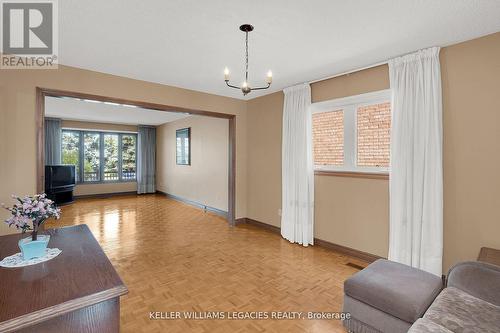 138 Longhouse Street, Vaughan, ON - Indoor Photo Showing Living Room