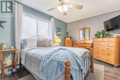 92 Pickett Crescent, Barrie, ON - Indoor Photo Showing Bedroom