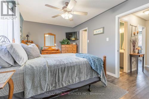 92 Pickett Crescent, Barrie, ON - Indoor Photo Showing Bedroom