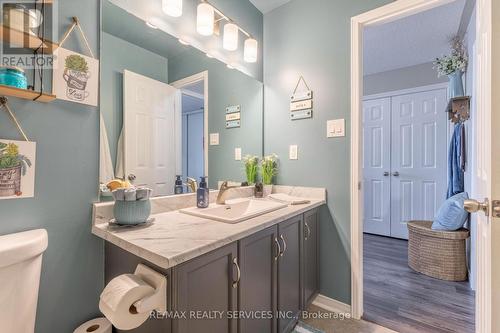 92 Pickett Crescent, Barrie, ON - Indoor Photo Showing Bathroom