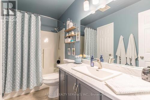 92 Pickett Crescent, Barrie, ON - Indoor Photo Showing Bathroom