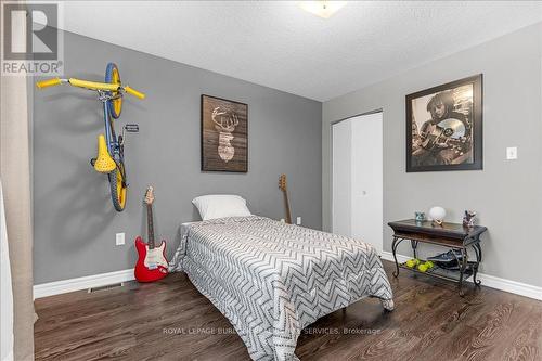 22 Brookheath Lane, Hamilton, ON - Indoor Photo Showing Bedroom