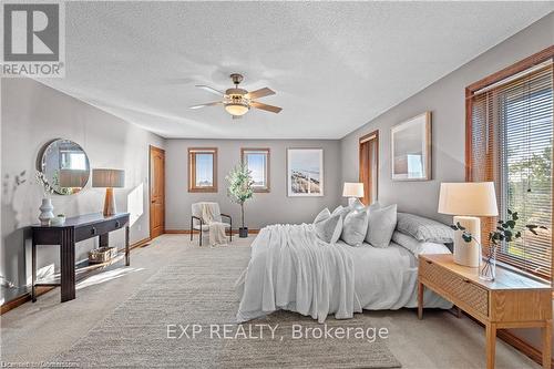 87 Third Road E, Hamilton, ON - Indoor Photo Showing Bedroom