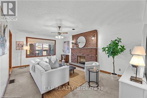 87 Third Road E, Hamilton, ON - Indoor Photo Showing Living Room With Fireplace