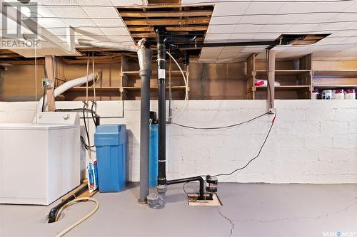 1633 Rothwell Street, Regina, SK - Indoor Photo Showing Laundry Room