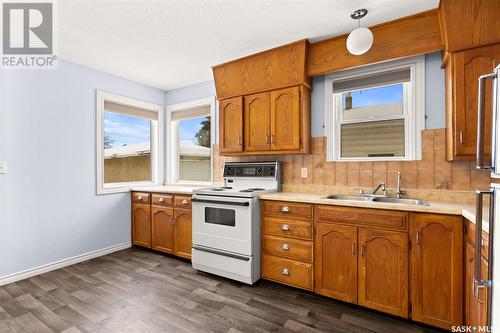 1633 Rothwell Street, Regina, SK - Indoor Photo Showing Kitchen With Double Sink