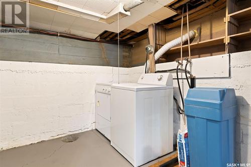 1633 Rothwell Street, Regina, SK - Indoor Photo Showing Laundry Room