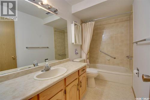 202 3130 Louise Street, Saskatoon, SK - Indoor Photo Showing Bathroom