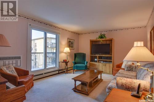 202 3130 Louise Street, Saskatoon, SK - Indoor Photo Showing Living Room