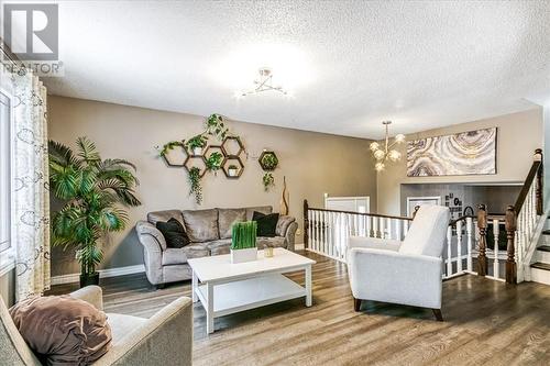 3861 Macmillan Drive, Val Caron, ON - Indoor Photo Showing Living Room