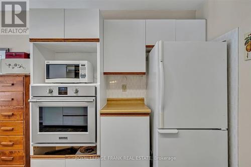 3 - 21 Paddock Wood, Peterborough (Ashburnham), ON -  Photo Showing Kitchen