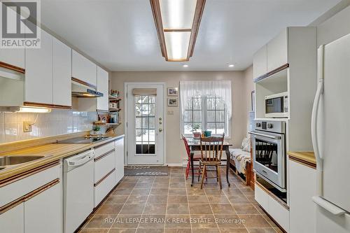 3 - 21 Paddock Wood, Peterborough (Ashburnham), ON - Indoor Photo Showing Kitchen