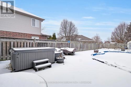 1308 Blackmaple Drive, London, ON - Outdoor