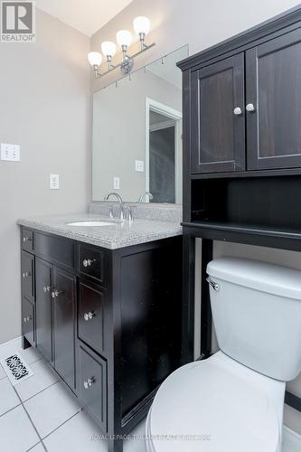 944 Thistledown Way, London, ON - Indoor Photo Showing Bathroom