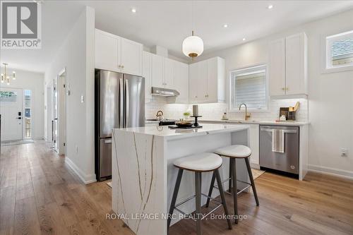 7 Beachwalk Crescent, Fort Erie (337 - Crystal Beach), ON - Indoor Photo Showing Kitchen With Upgraded Kitchen