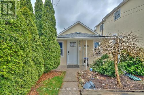 5505 Desson Avenue, Niagara Falls (214 - Clifton Hill), ON - Outdoor