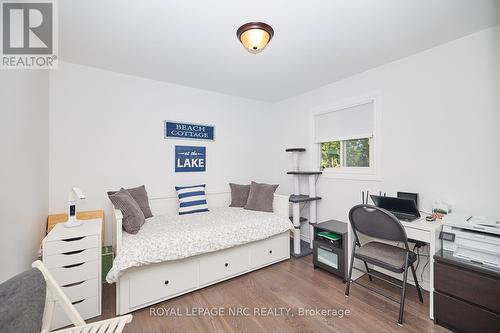 866 Oakhill Boulevard N, Fort Erie (335 - Ridgeway), ON - Indoor Photo Showing Bedroom