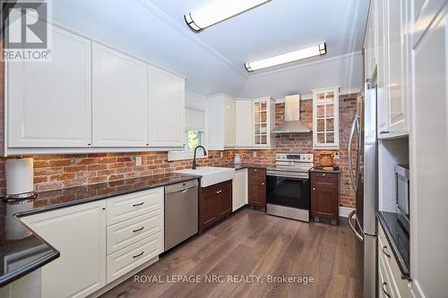 866 Oakhill Boulevard N, Fort Erie (335 - Ridgeway), ON - Indoor Photo Showing Kitchen