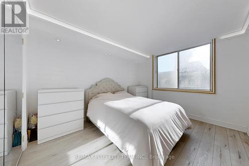 1105 - 25 Grenville Street, Toronto, ON - Indoor Photo Showing Bedroom