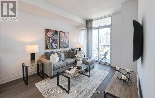 1602 - 105 George Street, Toronto, ON - Indoor Photo Showing Living Room