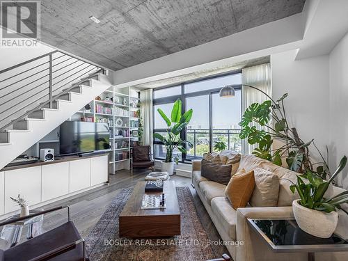 703 - 1239 Dundas Street W, Toronto, ON - Indoor Photo Showing Living Room