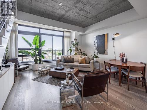 703 - 1239 Dundas Street W, Toronto, ON - Indoor Photo Showing Living Room