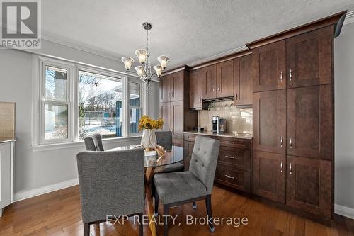 111 Church Street, Georgina, ON - Indoor Photo Showing Dining Room