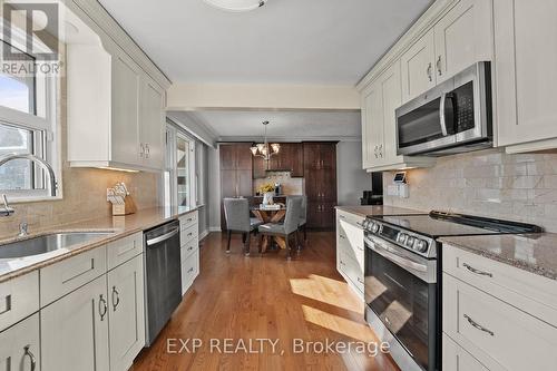 111 Church Street, Georgina, ON - Indoor Photo Showing Kitchen With Upgraded Kitchen