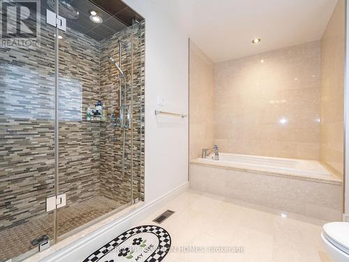 37 Laser Court, Richmond Hill, ON - Indoor Photo Showing Bathroom