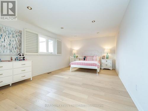 37 Laser Court, Richmond Hill, ON - Indoor Photo Showing Bedroom