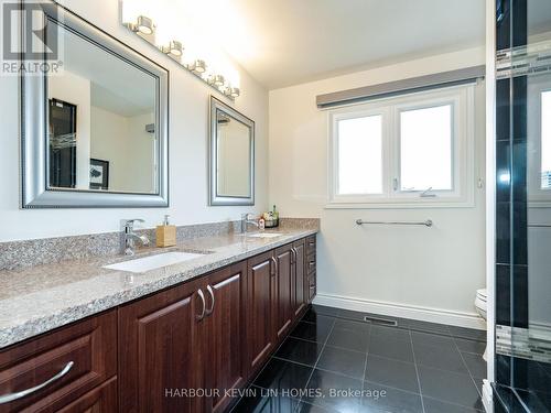 37 Laser Court, Richmond Hill, ON - Indoor Photo Showing Bathroom