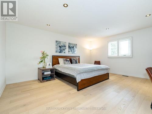 37 Laser Court, Richmond Hill, ON - Indoor Photo Showing Bedroom