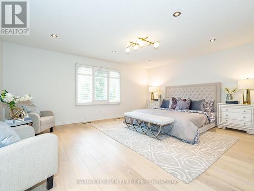 37 Laser Court, Richmond Hill, ON - Indoor Photo Showing Bedroom