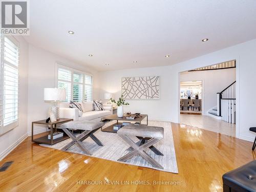 37 Laser Court, Richmond Hill, ON - Indoor Photo Showing Living Room