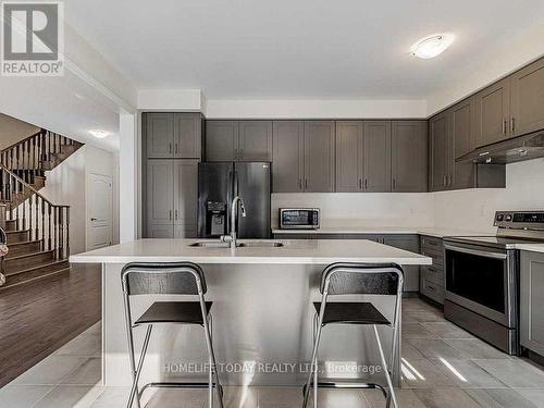 364 Danny Wheeler Boulevard, Georgina, ON - Indoor Photo Showing Kitchen With Upgraded Kitchen