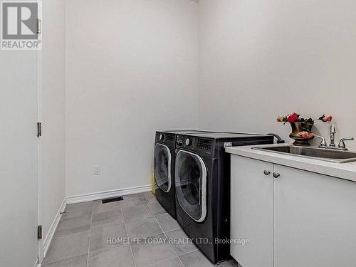 364 Danny Wheeler Boulevard, Georgina, ON - Indoor Photo Showing Laundry Room