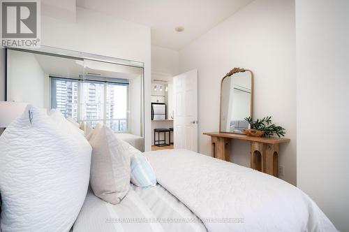 2806 - 388 Prince Of Wales Drive, Mississauga, ON - Indoor Photo Showing Bedroom