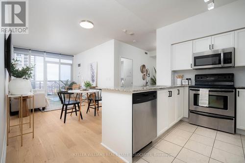 2806 - 388 Prince Of Wales Drive, Mississauga, ON - Indoor Photo Showing Kitchen