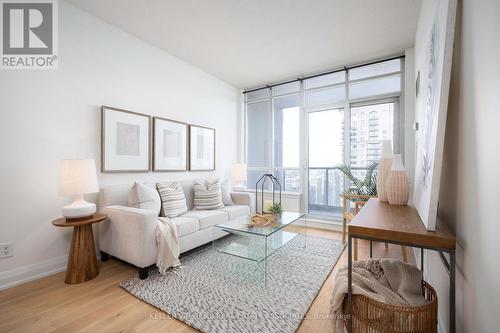 2806 - 388 Prince Of Wales Drive, Mississauga, ON - Indoor Photo Showing Living Room