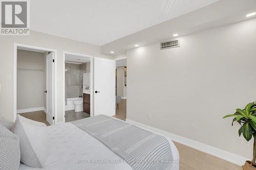 1406 - 265 Enfield Place, Mississauga, ON - Indoor Photo Showing Bedroom