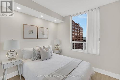 1406 - 265 Enfield Place, Mississauga, ON - Indoor Photo Showing Bedroom