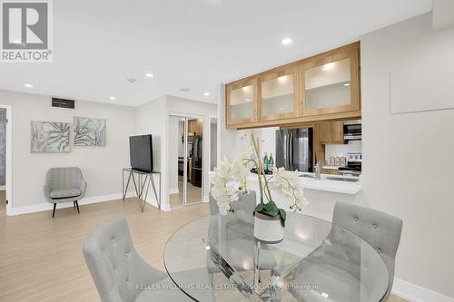 1406 - 265 Enfield Place, Mississauga, ON - Indoor Photo Showing Dining Room