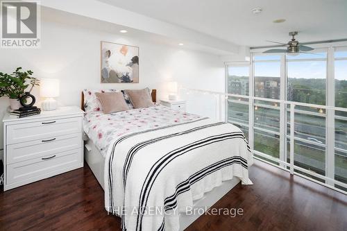 526 - 250 Manitoba Street, Toronto, ON - Indoor Photo Showing Bedroom