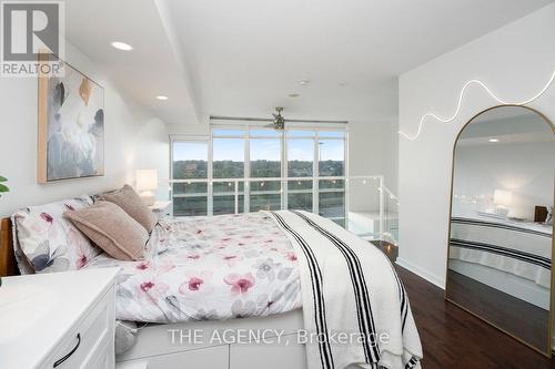 526 - 250 Manitoba Street, Toronto, ON - Indoor Photo Showing Bedroom