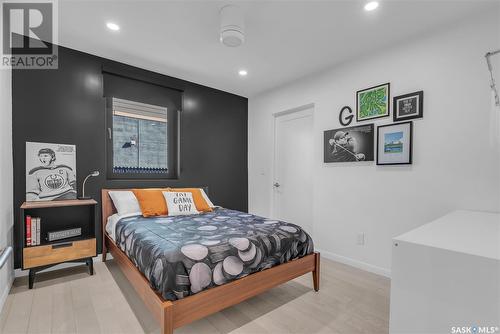 211 Lake Crescent, Saskatoon, SK - Indoor Photo Showing Bedroom